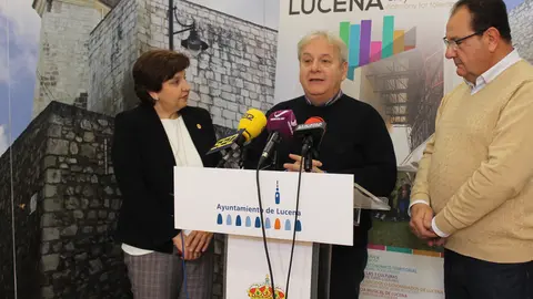 Encarnaci&oacute;n Camacho y Antonio L&oacute;pez presentan el recital de Luis del Olmo (FOTO: cedida)
