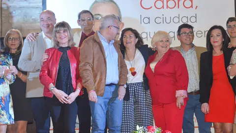 Carmen Calvo, junto a Caballero, durante la presentaci&oacute;n de la candidatura del PSOE a la Alcald&iacute;a de Cabra (FOTO: cedida)