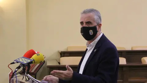 Juan Pérez, en rueda de prensa (FOTO: cedida)