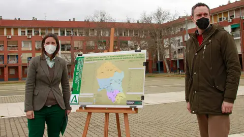 Cristina Casanueva y Juan Ram&oacute;n P&eacute;rez hacen balance del programa de adecuaci&oacute;n del parque de viviendas de AVRA en C&oacute;rdoba (FOTO: cedida)