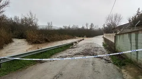 Desbordamiento del r&iacute;o Genilla, en Priego (FOTO: cedida)