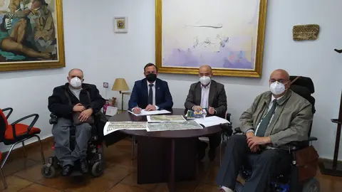 Reuni&oacute;n entre Diputaci&oacute;n y la asociaci&oacute;n Cota Cero (FOTO: cedida)