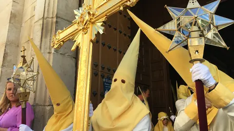 Cruz de gu&iacute;a de la Hermandad de la Pollinita, en Cabra (FOTO: archivo)