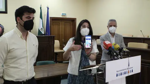Presentaci&oacute;n de la campa&ntilde;a de bonos-descuento en Lucena (FOTO: cedida)