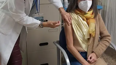Vacuna contra el herpes Zoster en el Hospital Infanta Margarita de Cabra (FOTO: cedida)