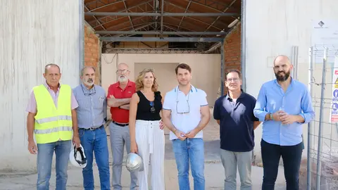 Visita al hangar de la antigua Estaci&oacute;n de Cabra, en la V&iacute;a Verde del Aceite (FOTO: cedida)