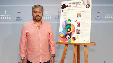 Francisco Barbancho presenta la programaci&oacute;n cultural de agosto en los barrios de Lucena (FOTO: cedida)