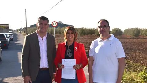 Recepci&oacute;n del camino rural de 'Los Navazos', en Benamej&iacute;, tras su reforma (FOTO: cedida)