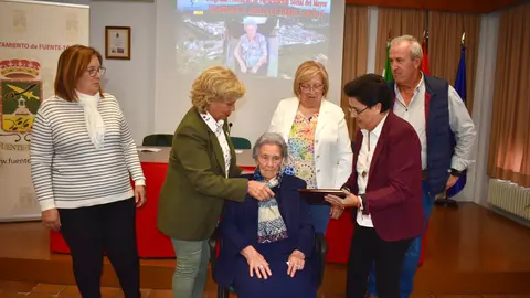 Homenaje a Amelia Guti&eacute;rrez, persona m&aacute;s longeva de Fuente-T&oacute;jar en 2023 (FOTO: cedida)