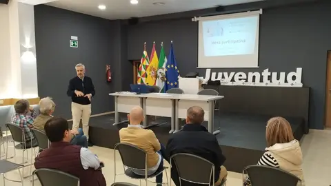 Sesión de trabajo para la Agenda Urbana 2030 en Cabra (FOTO: cedida)