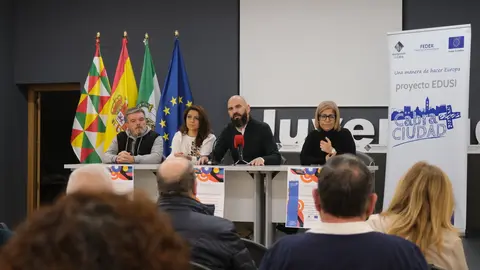 Encuentro de asociaciones enmarcado en el programa EDUSI, en Cabra (FOTO: cedida)