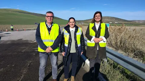 Obras de mejora del asfaltado en la A-3126, en Baena (FOTO: cedida)
