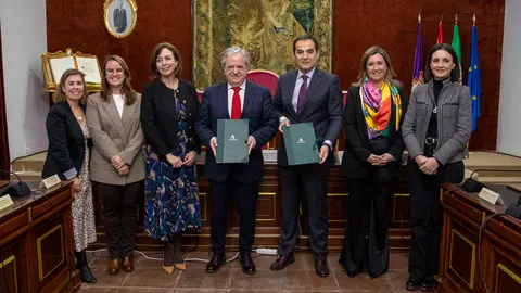 Firma del convenio para el programa de Capacitación Digital en C&oacute;rdoba (FOTO: cedida)