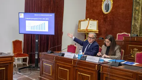 Fuentes y Ruz presentan el proyecto de Presupuestos para 2024 en la Diputaci&oacute;n de C&oacute;rdoba (FOTO: cedida)