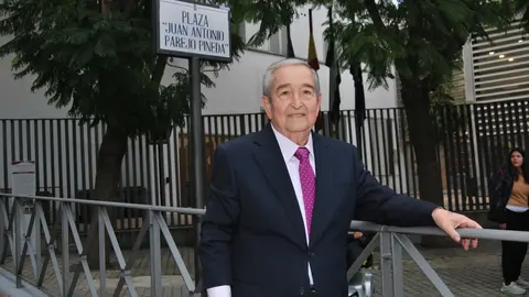Juan Antonio Parejo en la Plaza que ahora lleva su nombre en Lucena (FOTO: cedida)