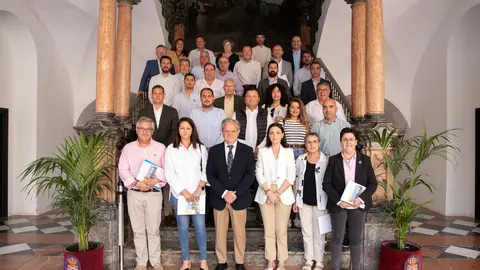 Reuni&oacute;n de la Junta General del Grupo CINCO en la Diputaci&oacute;n de C&oacute;rdoba (FOTO: cedida)
