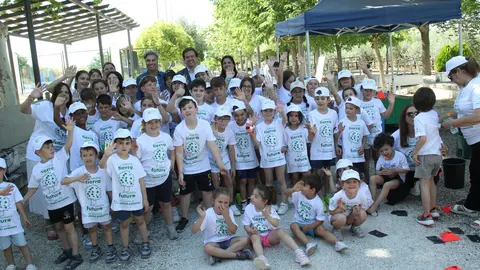 Actividad escolar dentro del D&iacute;a Mundial del Medio Ambiente en Lucena (FOTO: cedida)