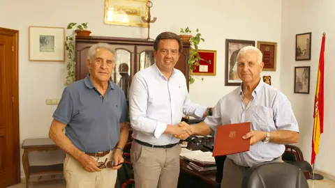 Convenio entre el Ayuntamiento y la Sociedad de Cazadores de Lucena (FOTO: cedida)