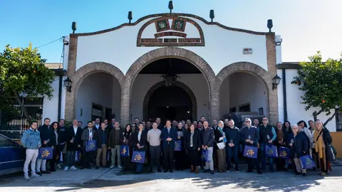 Entrega de placas acreditativas a las 117 empresas acogidas a las ayudas 'Sabor a C&oacute;rdoba' (FOTO: cedida)