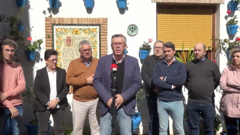 Alcaldes socialistas de la Mancomunidad de la Subb&eacute;tica ante los medios, esta ma&ntilde;ana en Izn&aacute;jar (FOTO: cedida)