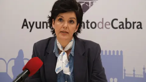 Mar&iacute;a Jos&eacute; Romero informa sobre el censo de amianto en Cabra (FOTO: cedida)
