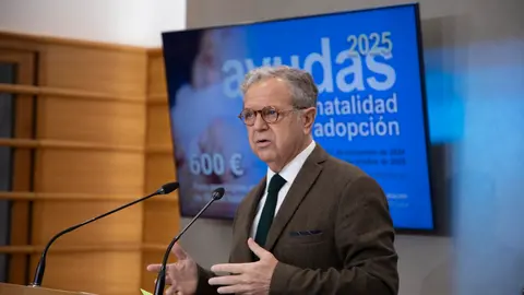 Salvador Fuentes presenta las Ayudas a la Natalidad de la Diputaci&oacute;n de C&oacute;rdoba 2025 (FOTO: cedida)