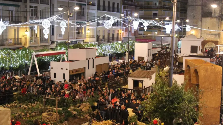 Mucha animaci&oacute;n en el encendido del alumbrado navide&ntilde;o en Lucena (FOTO: cedida)