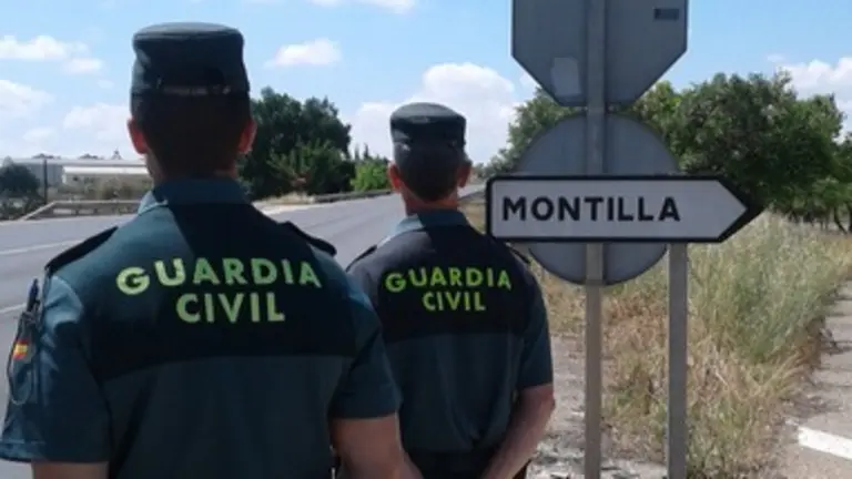 Operativo de la Guardia Civil en Montilla (FOTO: Guardia Civil)