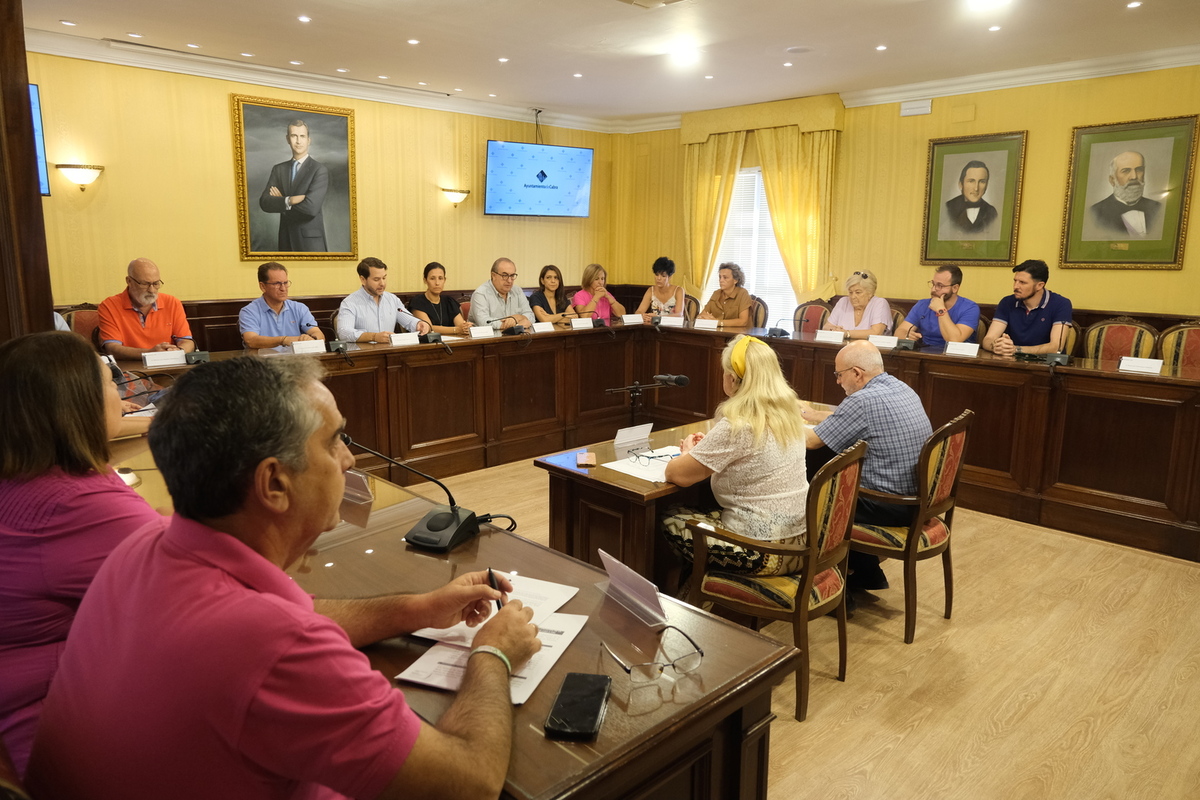 Sesión plenaria de carácter extraordinario celebrada hoy en el Ayuntamiento de Cabra (FOTO: cedida)